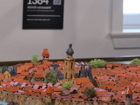 "Alsfeld ummauert". Das Stadtmodell steht für den Bau der Stadtbefestigung, der 1384 abgeschlossen wurde.