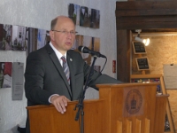 Jochen Weppler, der 1. Vorsitzende des Geschichts- und Museumsvereins Alsfeld, bei seiner Begrüßung anlässlich der Ausstellungseröffnung am 15. Mai, dem Internationalen Museumstag 2022.