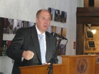 Schirmherr der Ausstellung ist Bundesminister a.D. und Mitglied des Deutschen Bundestages Prof. Dr. Helge Braun. Prof. Braun bei seinem Grußwort anlässlich der Eröffnung.