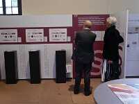 Es folgt der von uns auch inhaltlich erarbeitete Bereich der Ausstellung. Dort zu finden sind ein Vergleich der deutschen Verfassungen von 1840, 1919 und 1949. Ein Blick auf die Veränderungen die unser Grundgesetz immer wieder erfährt macht klar: eine Verfassung wandelt sich, muss ich wandeln, um sich an die Entwicklung anzupassen.