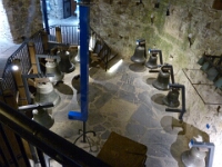 Der sogenannte Glockenwald. In der Mitte steht dort eine Lichtinstallation, mit deren Hilfe man den Ton einer Glocke in Licht wandeln und so die Kuppel illuminieren kann.