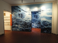 Vom Introraum geht es in die neuen Ausstellungsräume. Links der neue Raum für Sonderausstellungen