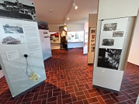 Hier gibts reichlich zu sehen, zu lesen und zu hören.