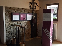 "Unter Strom" und "Wasser Marsch": Im Informationspunkt der Route der Arbeits- und Industriekultur im Regionalmuseum Weidenhausen geht es darum, wie Elektrifizierung und zentrale Wasserversorgung Einzug in die Dörfer der Region hielten.  Foto: Peter Kneip