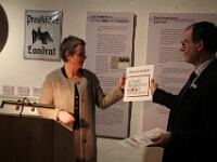 Landrätin Kirsten Fründt und Dr. Markus Morr vom Landkreis bei der Eröffnung in Biedenkopf. Foto: Landkreis Marburg-Biedenkopf